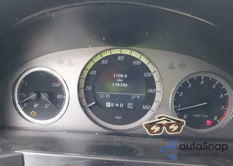 2010 Mercedes-Benz Glk 350 4Matic z USA, uszkodzony, nr VIN WDCGG8HB2AF373659